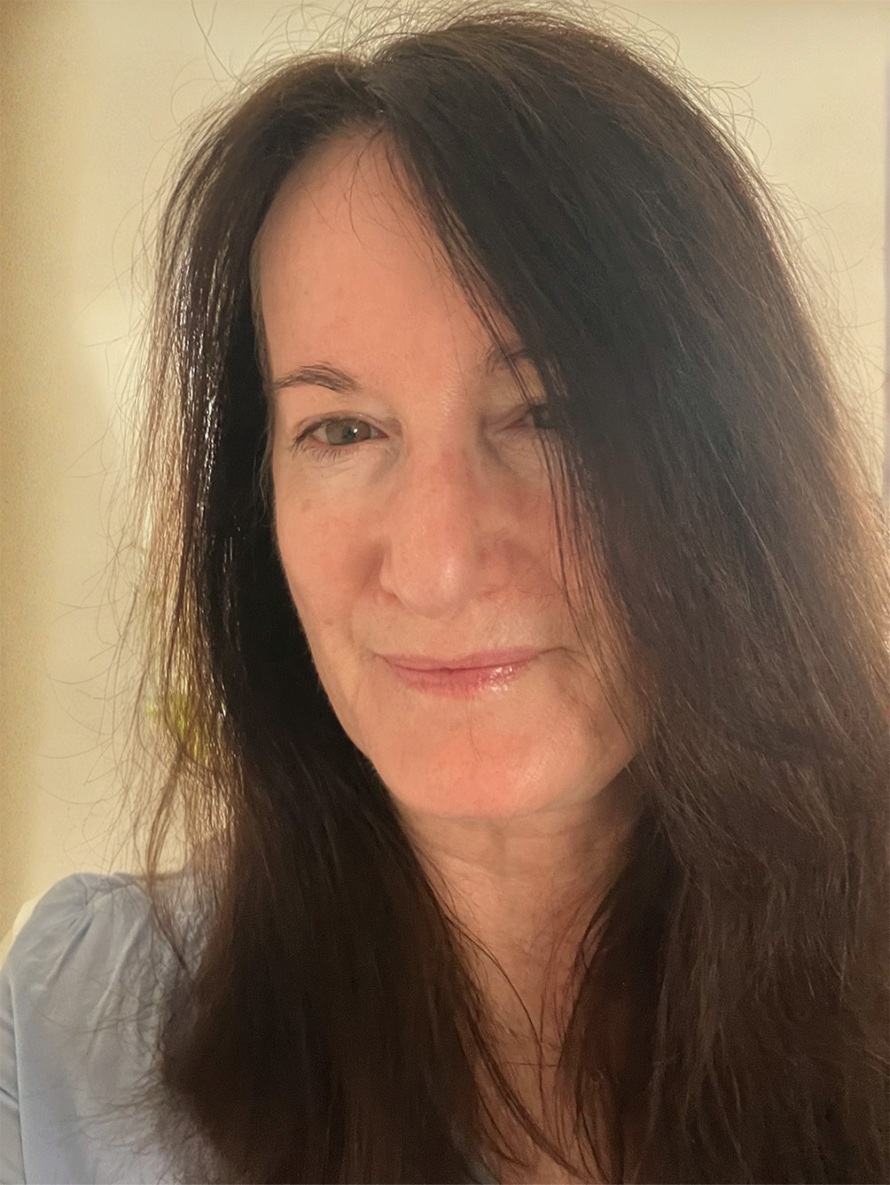 Lesley Roberts headshot